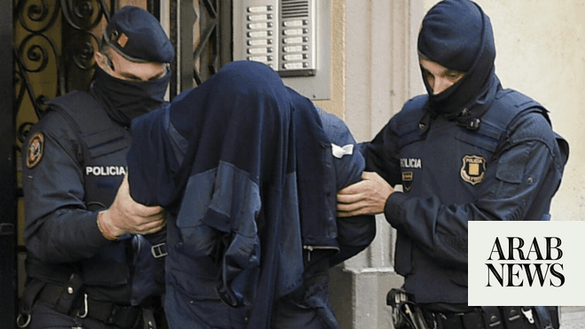 Cover Image for اعتقال أربعة أشخاص في إسبانيا بتهمة ارتكاب جرائم إرهابية