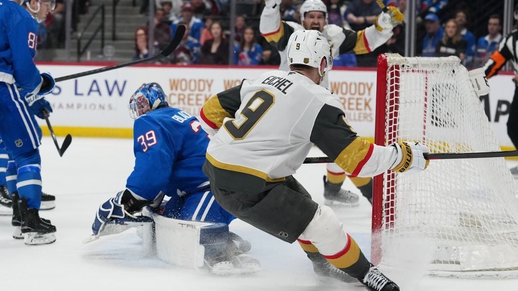 جاك آيشل يسجل هدف الفوز في الوقت الإضافي ويقود فيغاس غولدن نايتس إلى التصفيات