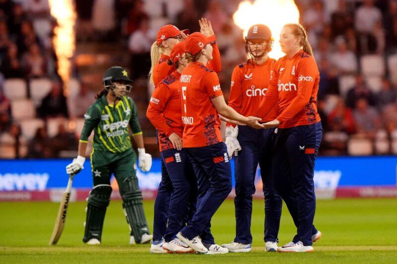 Cover Image for اختتمت إنجلترا فوزها في سلسلة T20 بفوز ساحق على باكستان