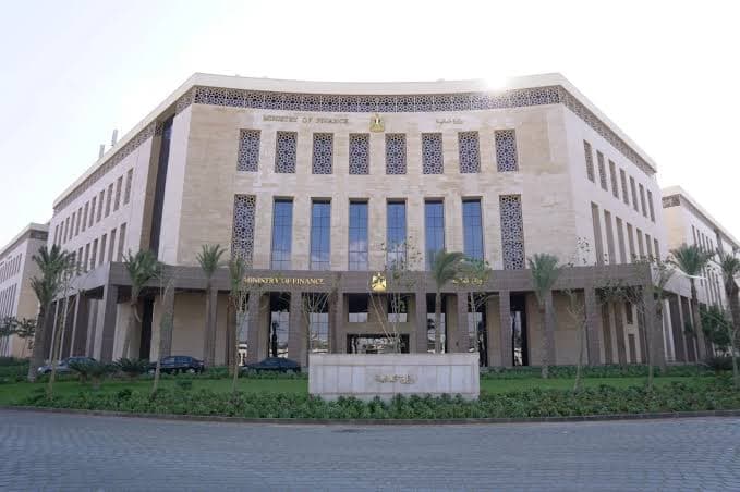 وزارة المالية المصرية تطرح أذون خزانة وسندات بقيمة 838 مليار جنيه في سبتمبر 2025