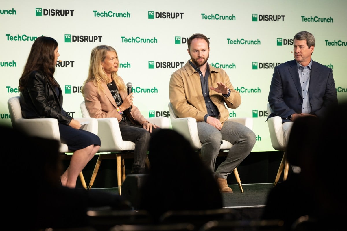 مستقبل الاقتصاد الفضائي: البنية التحتية، الاستقلالية، والنماذج الجديدة في مؤتمر تيك كرانش ديسرابت 2025