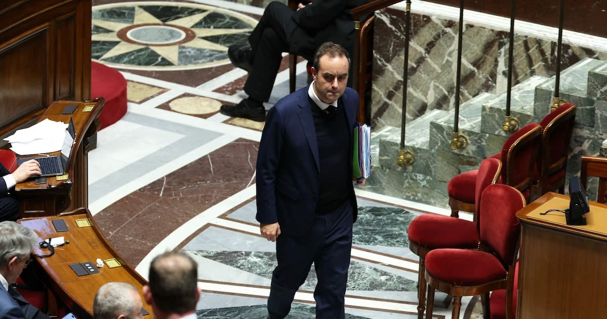 الحكومة الفرنسية تدافع عن مشروع قانون الضمان الاجتماعي وسط ضغوط مالية وبرلمانية