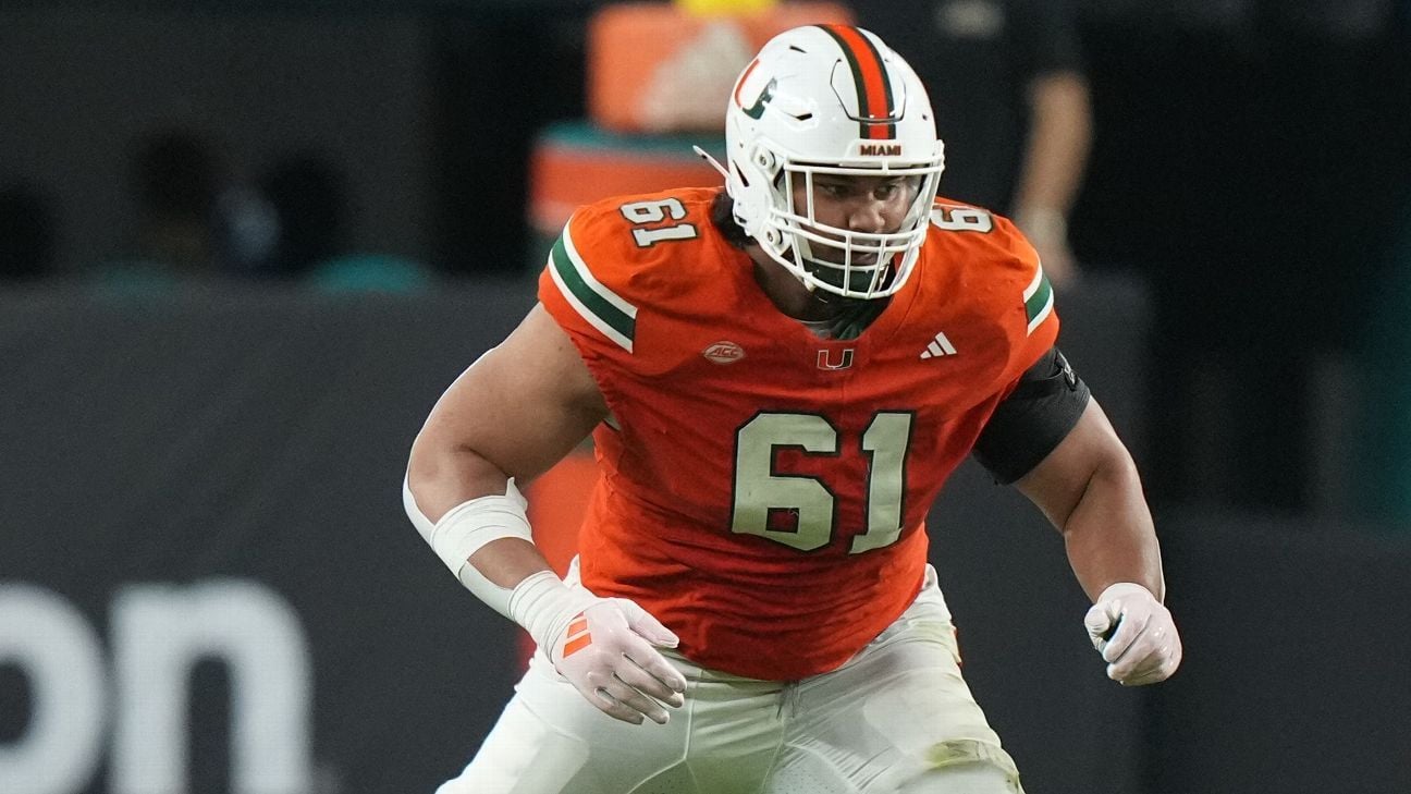 فرانسيس ماويغوا يدافع عن زميله روبن باين جونيور في مؤتمر NFL للتقييم