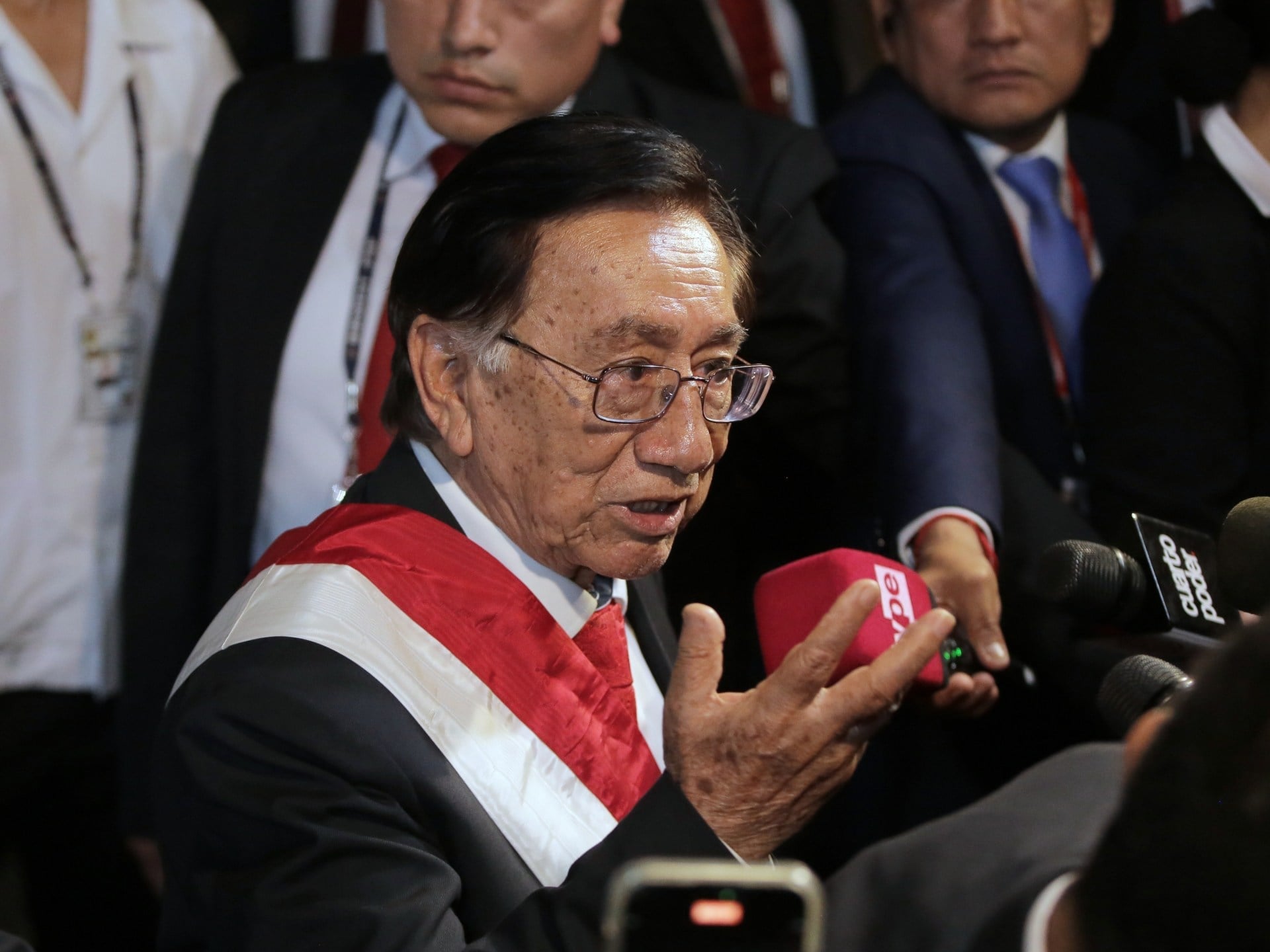 استقالة وزيرين بيروفيين بعد تأجيل قرار شراء مقاتلات F-16 الأمريكية