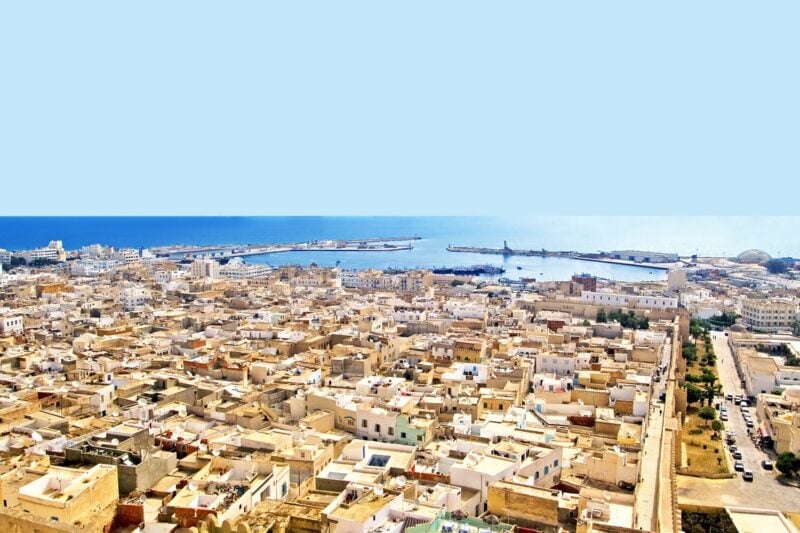 هل من الآمن السفر إلى تونس؟ حقوقك وسط صراع مستمر في الشرق الأوسط